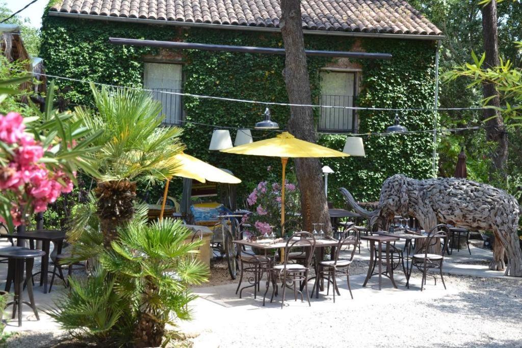 Hostellerie Le Paradou Lourmarin Dış mekan fotoğraf