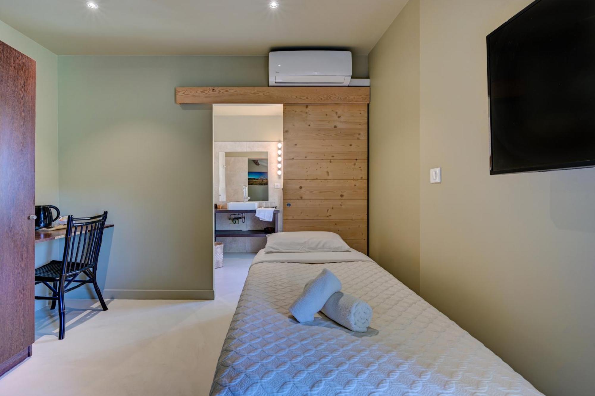 Hostellerie Le Paradou Lourmarin Dış mekan fotoğraf