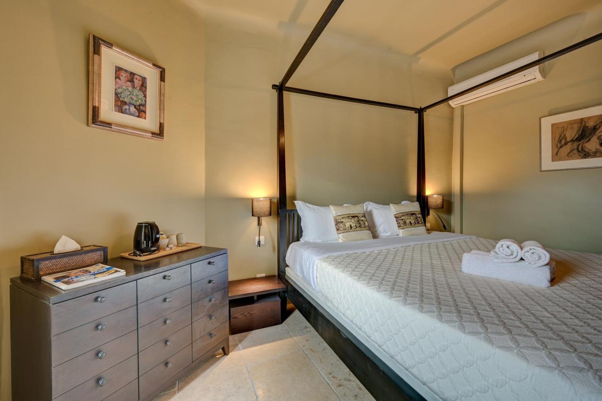 Hostellerie Le Paradou Lourmarin Dış mekan fotoğraf