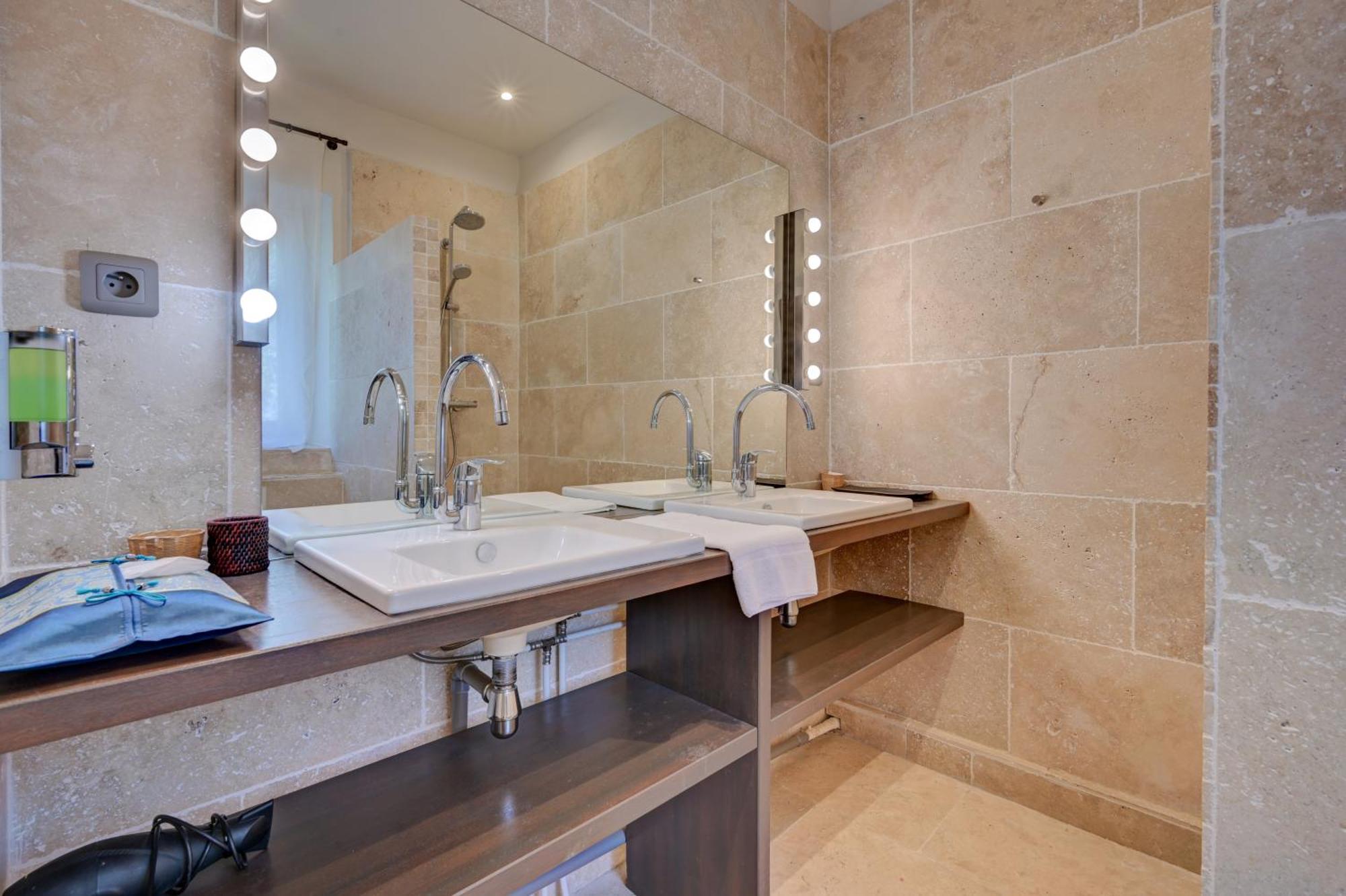 Hostellerie Le Paradou Lourmarin Dış mekan fotoğraf